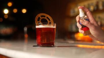 Cocktail Garnish Ideas That Elevate Presentation Without Overcomplicating the Drink