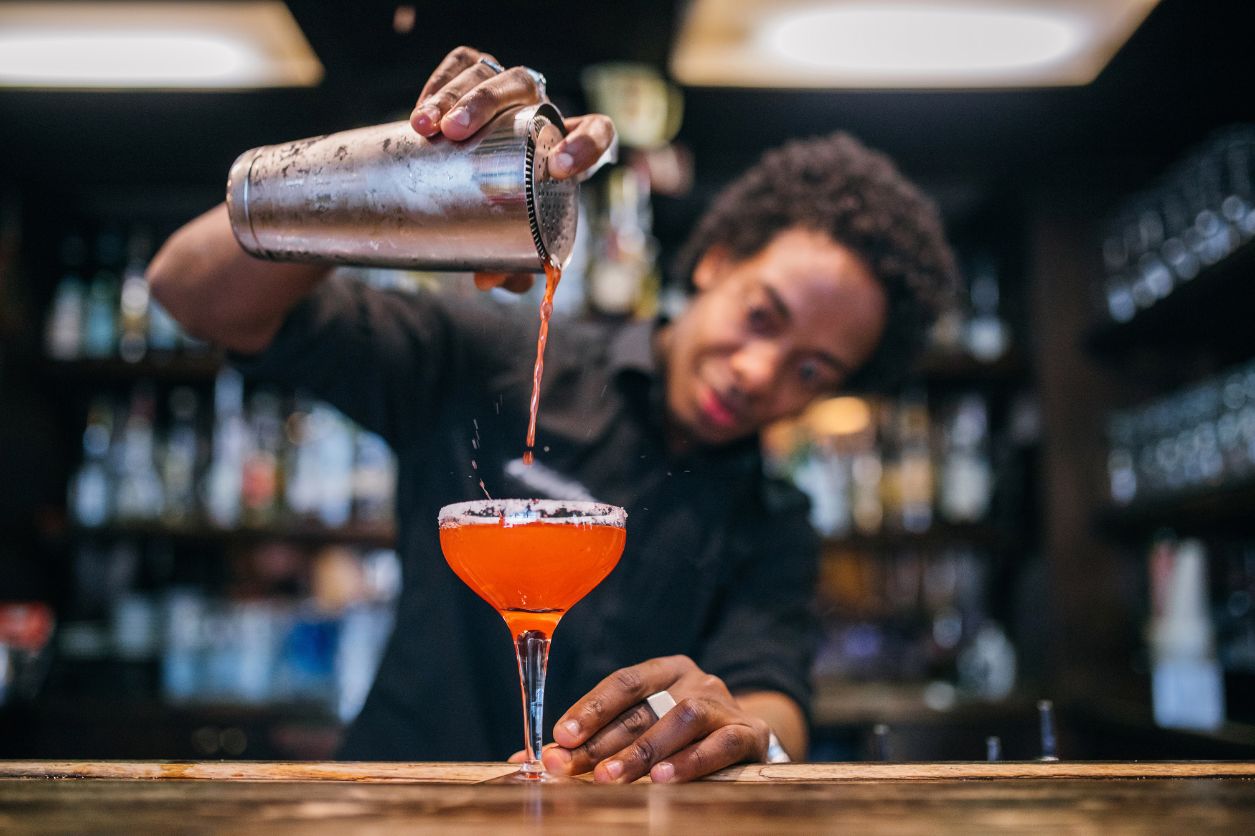 Five Bartending Etiquette Rules For Professional Success